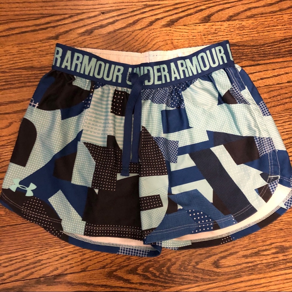 Girls’ Under Armour Shorts size M